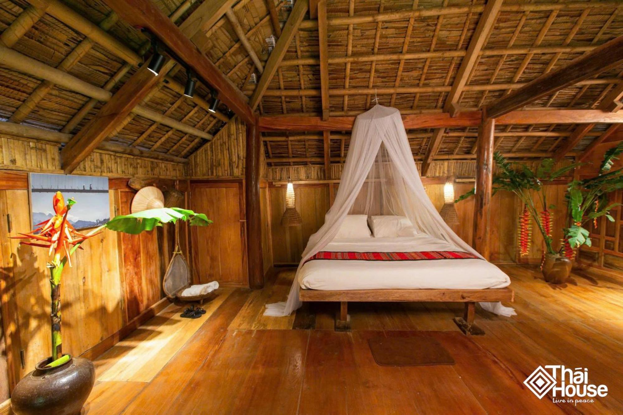 Thai House Pu Luong - Century Old Stilt House With Terrace Views Huong Ba Thuoc Luaran gambar