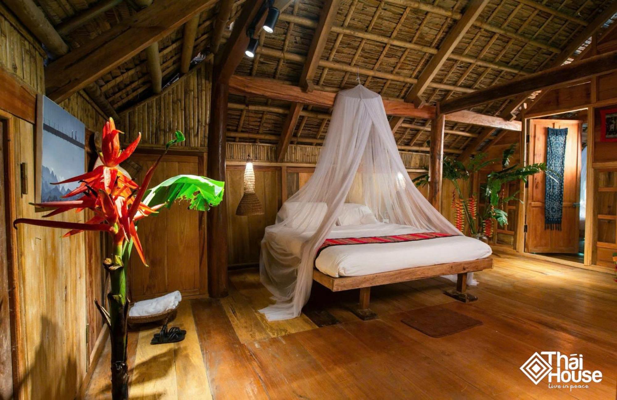 Thai House Pu Luong - Century Old Stilt House With Terrace Views Huong Ba Thuoc Luaran gambar