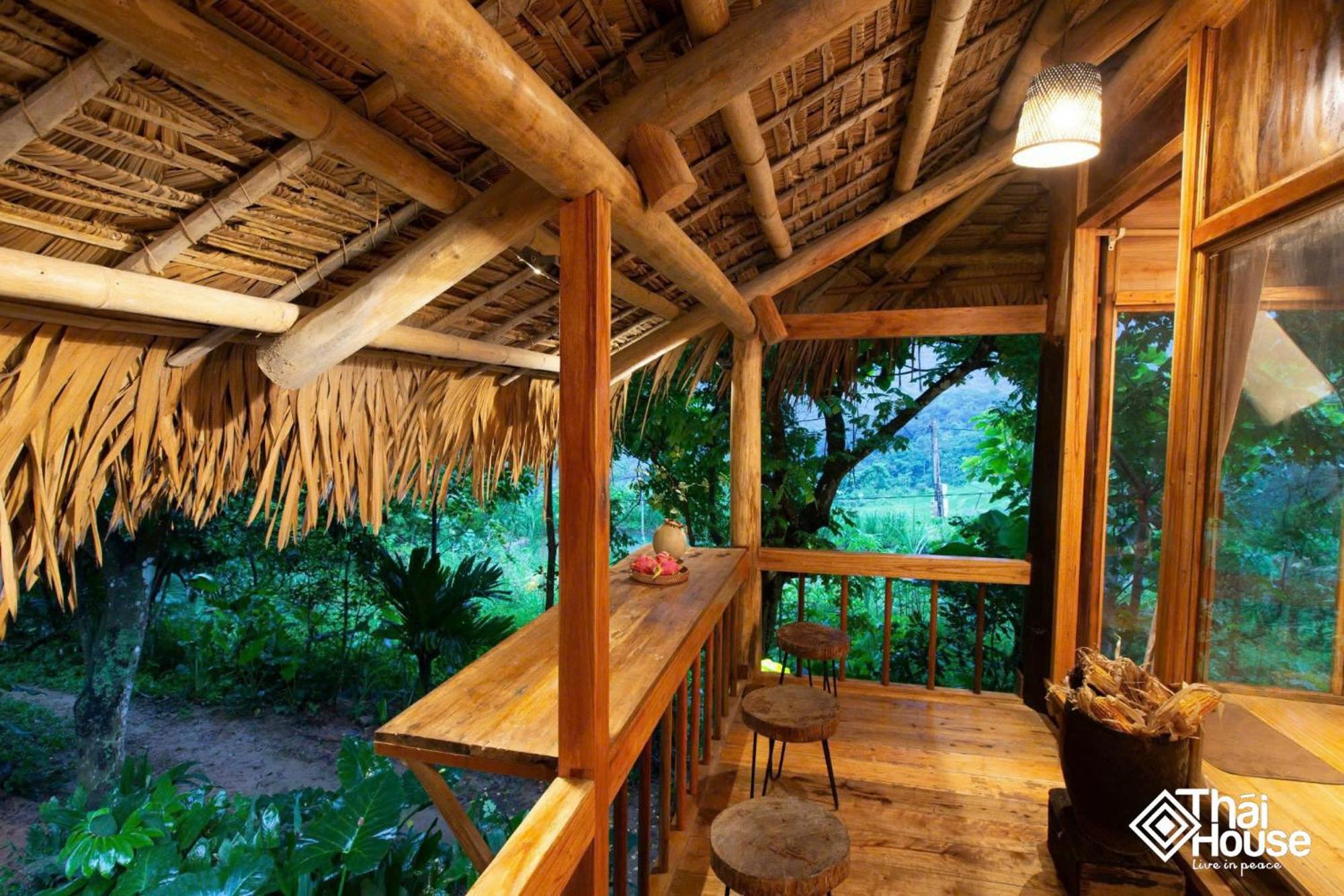 Thai House Pu Luong - Century Old Stilt House With Terrace Views Huong Ba Thuoc Luaran gambar