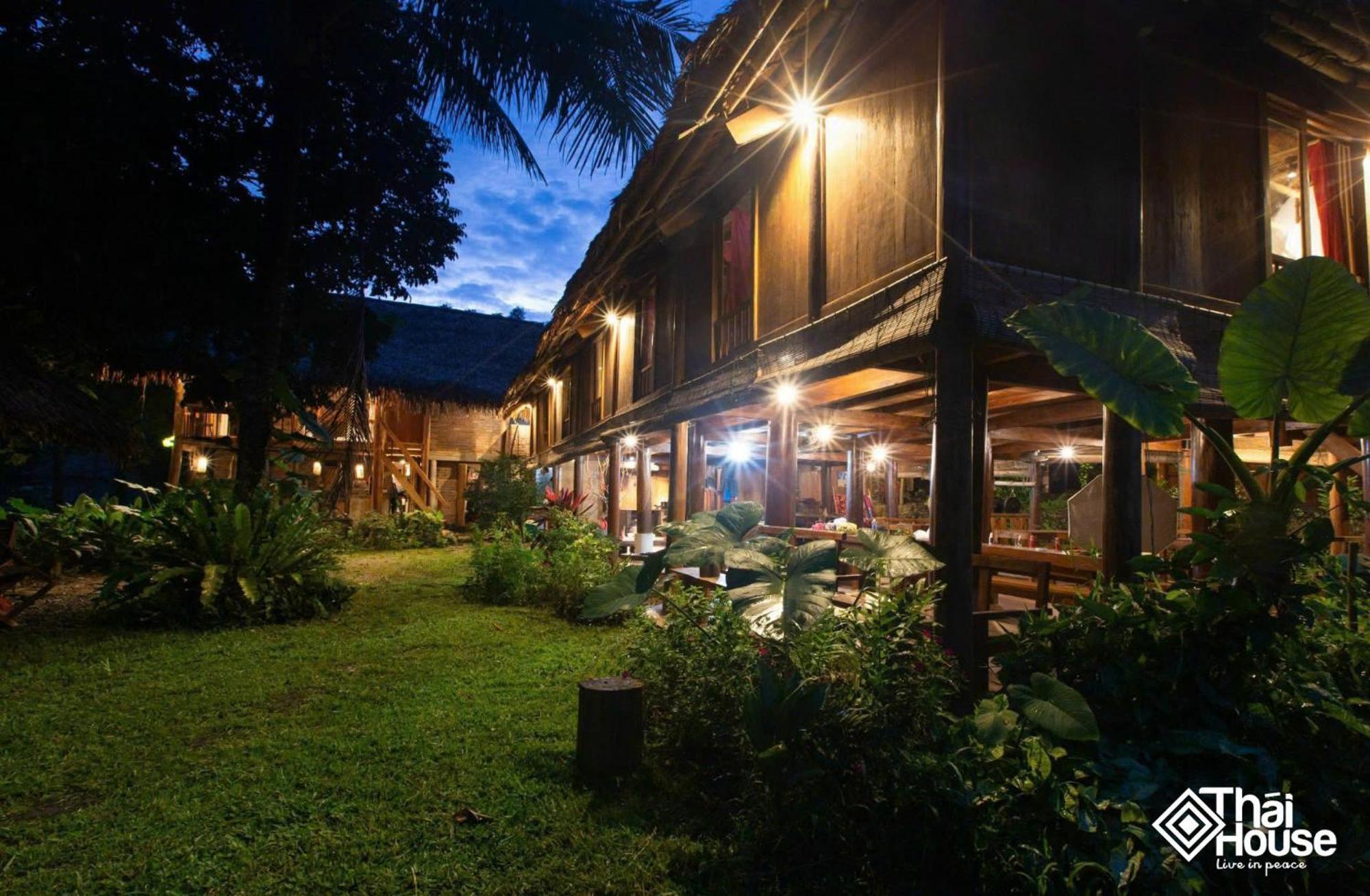 Thai House Pu Luong - Century Old Stilt House With Terrace Views Huong Ba Thuoc Luaran gambar